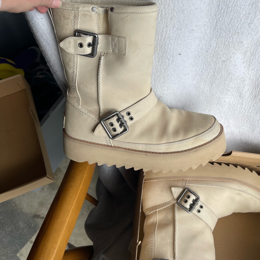 UGG Womens Rebel Biker Short Leather Boots Cream